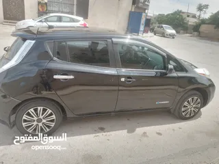  5 نيسان ليف موديل 2015