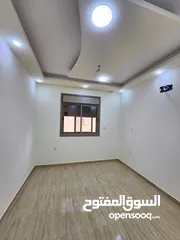  16 شقه جديده طابق ثاني سوبر ديلوكس علي شارعيين