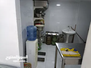  10 مطعم شاورما وبروستد وسناكات