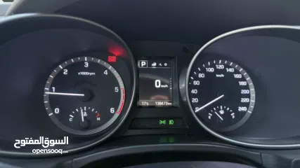  9 بحالة الوكالة hyundai santa fe  2016