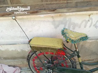  1 بسكليت وكاله ما في ولا اي نقره بس العجل الامامي مفقوع فقع بده تيوب وغيره