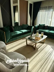  26 فيلا فخمة بناء جديد في الحمر  دابوق متلاسقة مفروشة اثاث جديد وجميل جدا للبيع من المالك