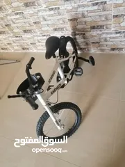  4 بسكليتين بحاله جيده قياس 16