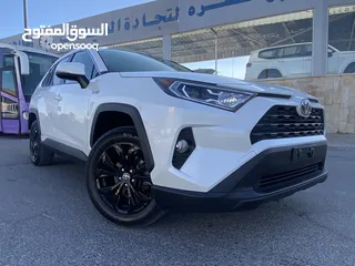  1 TOYOTA RAV4 XLE PREMIUM