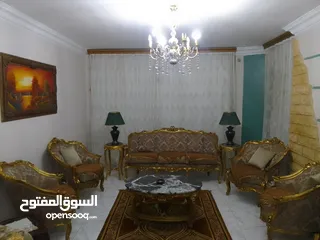  7 شقه للبيع 200م في الھرم امام مترو المريوطيھ ميدان جامع السنيھ