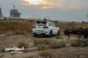  5 Jeep trackhawk