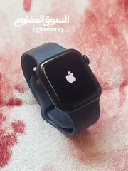  1 Apple Watch SE  2 - 40ML battery 100%