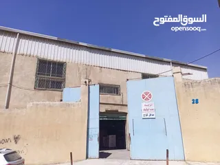  5 للبيع مجمع تجاري مكون من ستة أبواب مع سدد وشقتين سكنيات فوق المحلات وقبو واسع طابقين مع امكانية التع