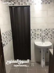  24 مكاتب حديثه وجديده  مع مصعد مطبخ  تصلح عيادات صحيه او مختبرات او شركات او محاميين او غيره من الاعمال