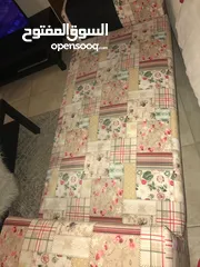  3 كنب كورنر لون خمري بحالة جيدة جدا