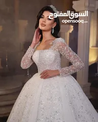  4 شروة مجموعة من بدل الابيض و الملون و فساتين السهرة