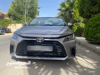  5 تويوتا يارس ياباني اصلي  لاتزال على كفالة الشركة موديل  2023 للبيع الشكل الجديد