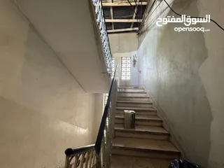  15 عمارة تجاريه للبيع بناء قديم وتم ترميم العماره بالكامل