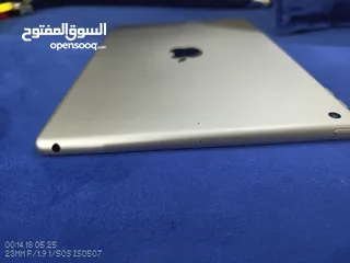 7 ايباد جيل خامس 2017, ذاكرة 128، رام 2 غيغا، بطارية مسبتها 94٪ د، مستعمل بحالة الوكالة خالي من تلشخوط
