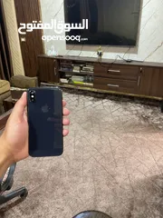  1 iPhone X 64GB نظيف جداً بطارية 100% وشاشة جديدة  سعر مناسب وقابل للتفاوض