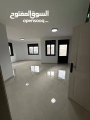  2 روف بمساحة 351م باطلاله بانورامية واسعة وتشطيب سوبر ديلوكس.