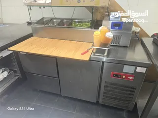  10 عدة مطعم برغر وبيتزا كاملا للبيع بسبب الاغلاق