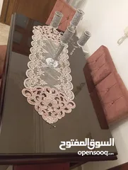  9 طقم كنب ضيوف فاخر و طاولة سفرة وطاولة وسط