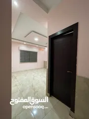  10 شقة مميزه للبيع في طبربور شارع الحج  قريب من بيت معان بسعر مغري 52000