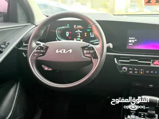  11 كيا نيرو ترخيص 2022 عداد قليل اصل برايفت