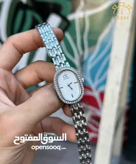  1 WOMEN WATCh  انسيال حريمي شيك جدا بتصميم مختلف ملفت علي الايد