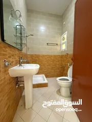  12 فيلا للإيجار في الخوض السادسة villa for rent in Alkhoud 6 very elegant and affordable