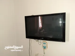  1 تليفزيون LG للبيع