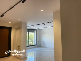  28 أحمد ابو زين لدهانات الخشب و الحديد و الجدران