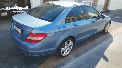 5 Mercedes c200 2011  ( perfect condition In and out )