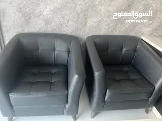  1 اثاث مكتبي للبيع بحالة الوكالة استخدام اقل من 6 شهور