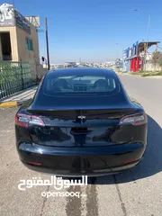  1 سياره تسلا للبيع