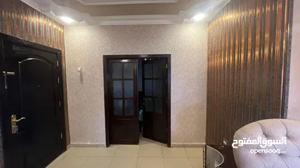  8 شقه مميزه 130م حي الرواق قرب مستشفى الامير حمزه