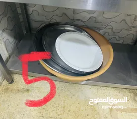  22 عدة مطعم بحالة جيدة جداً للبيع