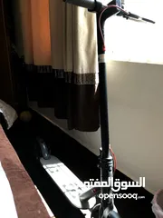  1 سكوتر كهربائي