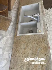  3 خزائن مطبخ خشب زان صلب بحالة ممتازة