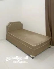  1 سرير للبيع بحالة ممتازه