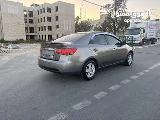  4 كيا فورتي 
2010/2009