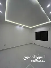  13 ارضية مع ترس تشطيب فخم في البنيات خلف جامعة البتراء