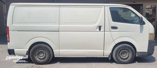  4 TOYOTA HIACE MINI BUS