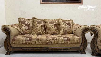  2 طقم كنبايات 8 مقاعد مستعمل بحالة جيدة جدا