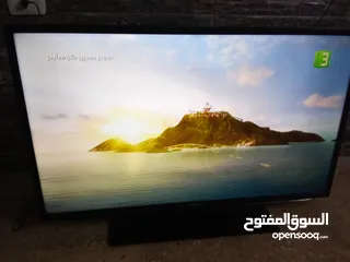  11 شاشه سامسونج فل hd استخدام بسيط جدا للبيع لا يوجد فيها اي نوع من المشاكل للبيع سامسونج