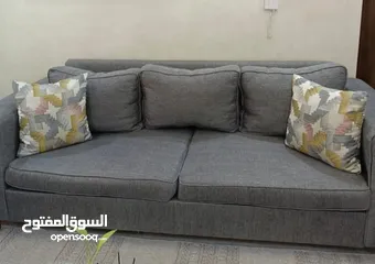  2 طقم كنب 9 مقاعد بحاله ممتازه مفصل تفصيل