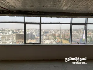  20 مكتب 202م للإيجار في مجمع الحسيني التجاري – شارع زهران (بين السابع والثامن)