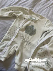  2 ملابس لحديث الولاده لغايه سنه للبيع  شتوي و ربيعي