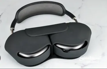  1 AirPods Max Black