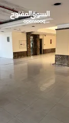  18 مجمع تجاري  ضخم جدا  للبيع في أفضل مواقع خلدا موقع حيوي ممتاز