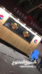  4 كرفان متنقل قهوة ومطعم  ((Food truk)) بكامل العده