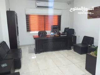  1 مركز ثقافي تعليمي