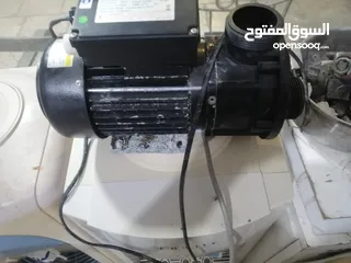  3 بانيو جاكوزي مقاس مترين في 120س مع مضخه شغال ممتاز