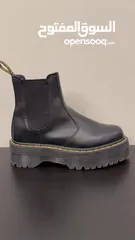  19 Two Dr Martens Boots  مقاس  39 38 مستعمل حذائين مارتنز